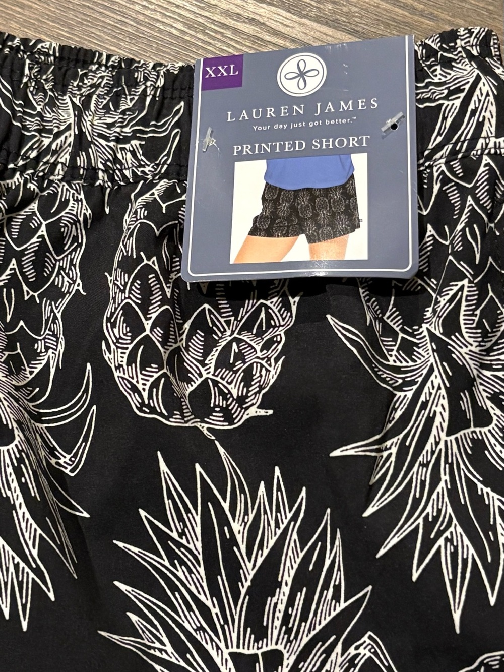Lauren James Black and White Women’s Pineapple Print Shorts NWT